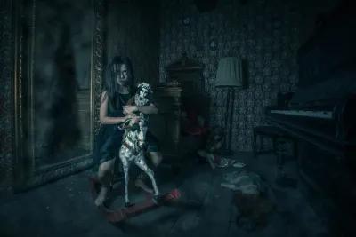 Haunted House [Dům duchů] poster2